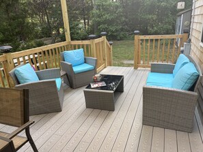 Terrace/patio - 3-bedroom vacation home 5 minutes from the beach with beach parking (South Kingstown)