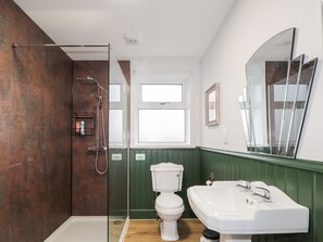 Shower - Station House (Lybster)