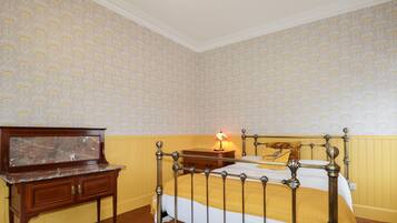 3 bedrooms, individually decorated, individually furnished, free WiFi