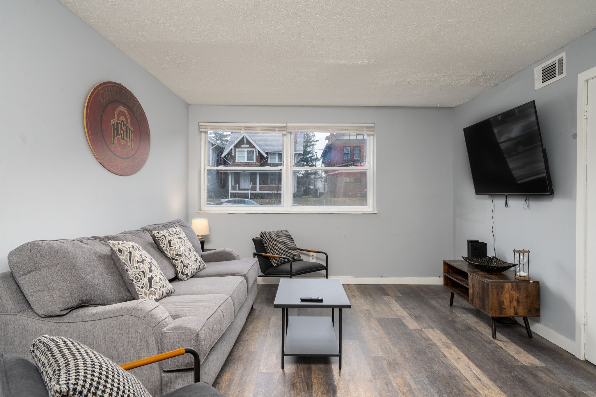 Newly Renovated 2 Bedroom