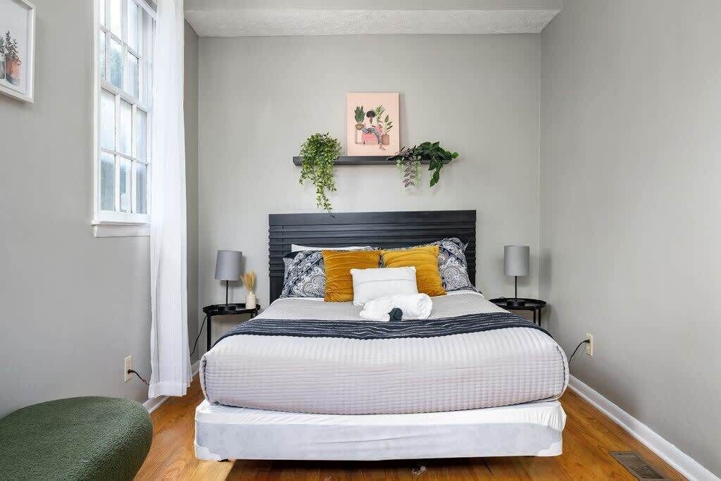 1 habitación, escritorio, tabla de planchar con plancha y wifi 