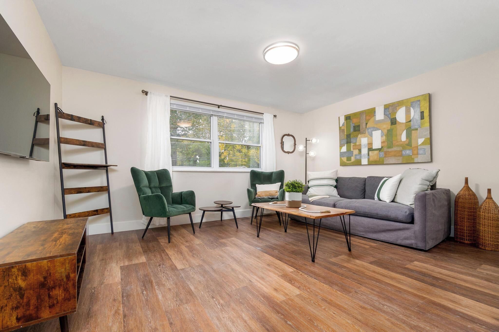 Renovated 2 Bedroom- Walking Distance to OSU