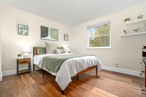 2 soverom, strykejern/-brett, wi-fi og sengetøy