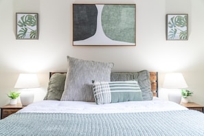 2 bedrooms, iron/ironing board, WiFi, bed sheets