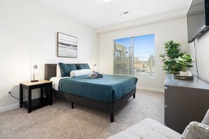 2 makuuhuonetta, silitysrauta/-lauta, Wi-Fi, vuodevaatteet