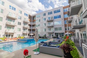 Pool - Luxury 2-Bed in Grandview (Columbus)