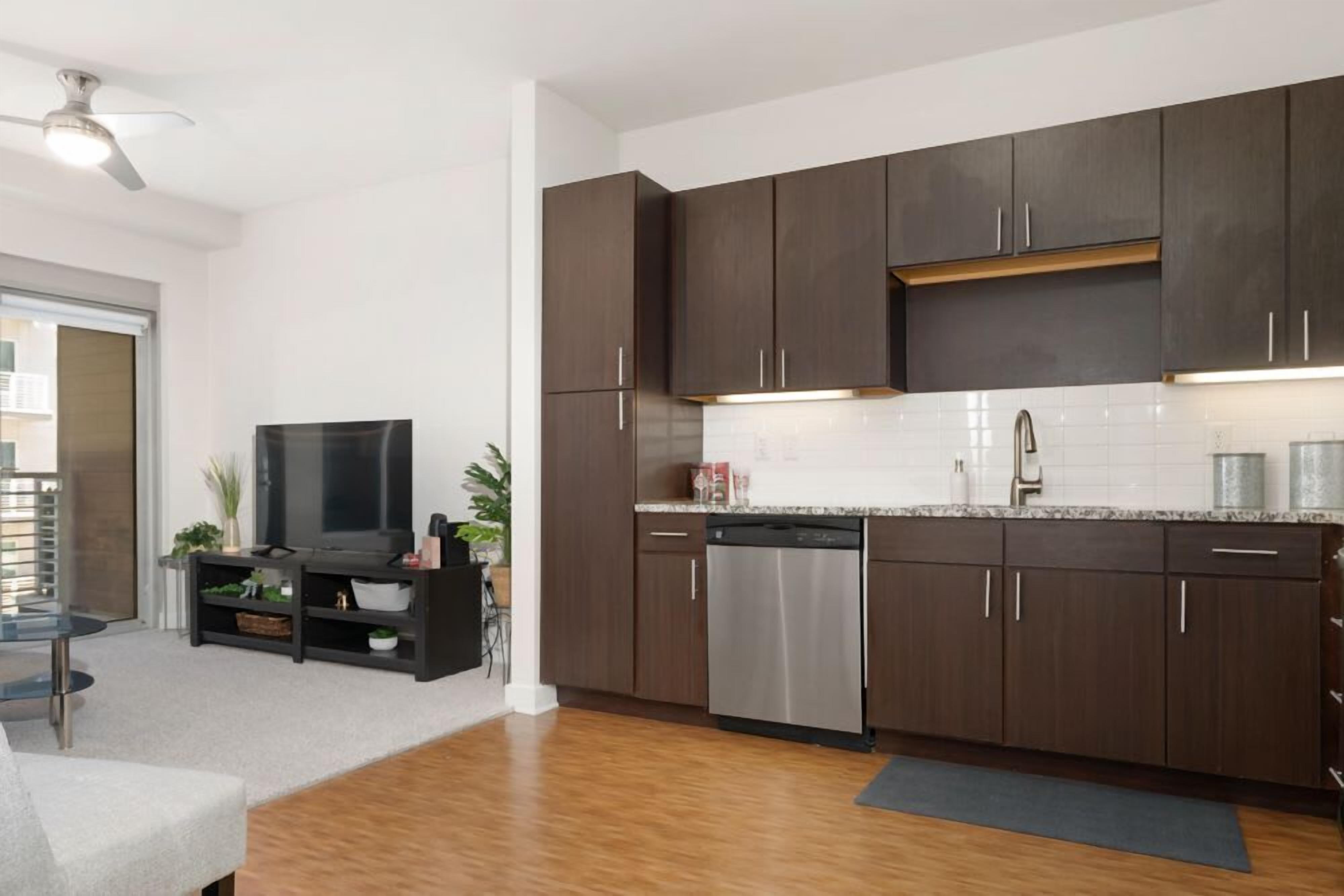 Luxury 1 Bedroom in Grandview