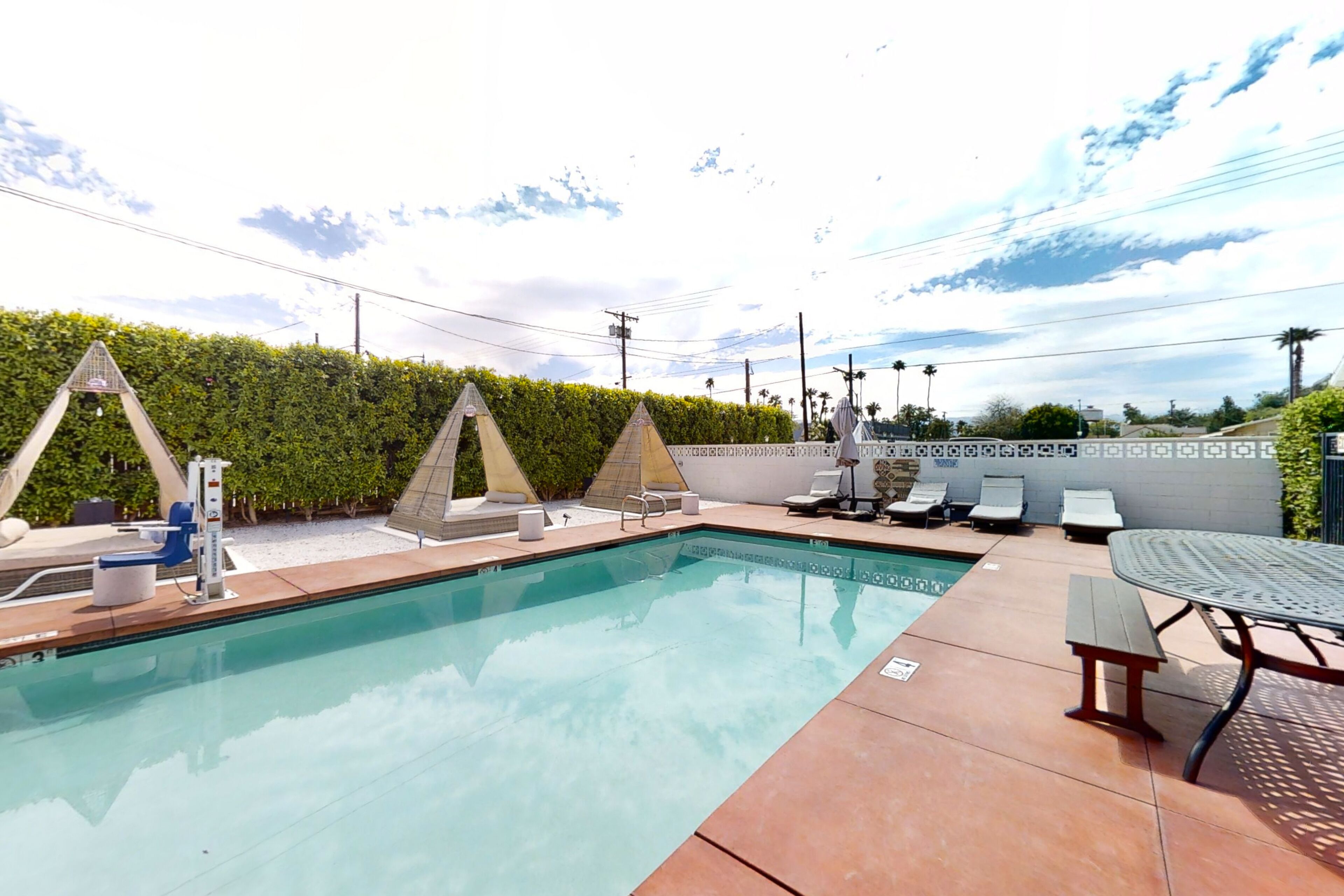 Stylish Casita with heated outdoor pool, washer, patio, streaming, & AC