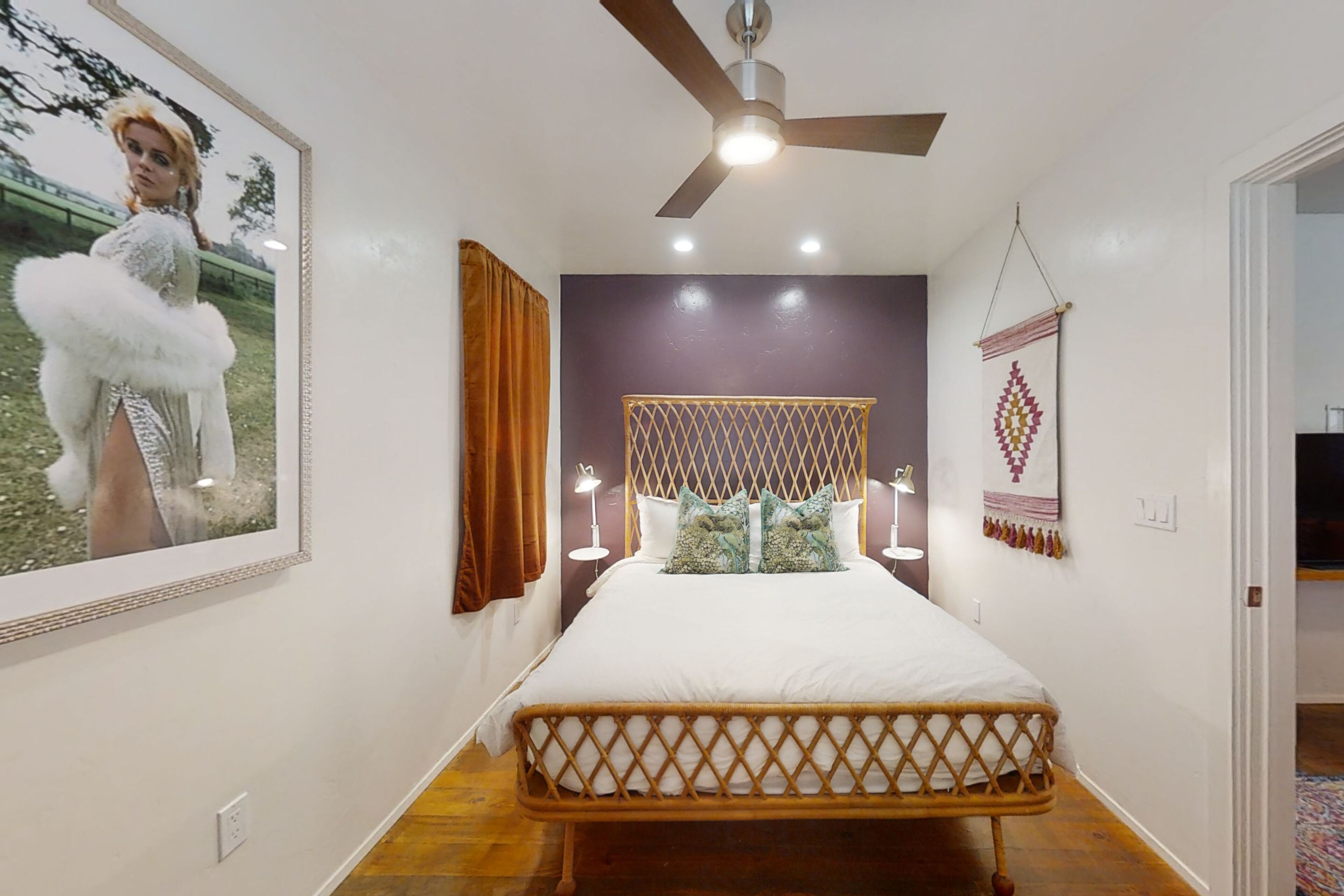 Downtown Casita with heated outdoor pool, washer, patio, streaming, & AC