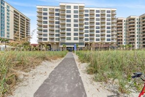 Exterior - Windemere 307 - 4 Bedroom Oceanfront Condo (North Myrtle Beach)