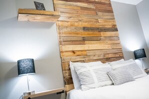 3 Schlafzimmer, Schreibtisch, Bügeleisen/Bügelbrett, Reisekinderbett