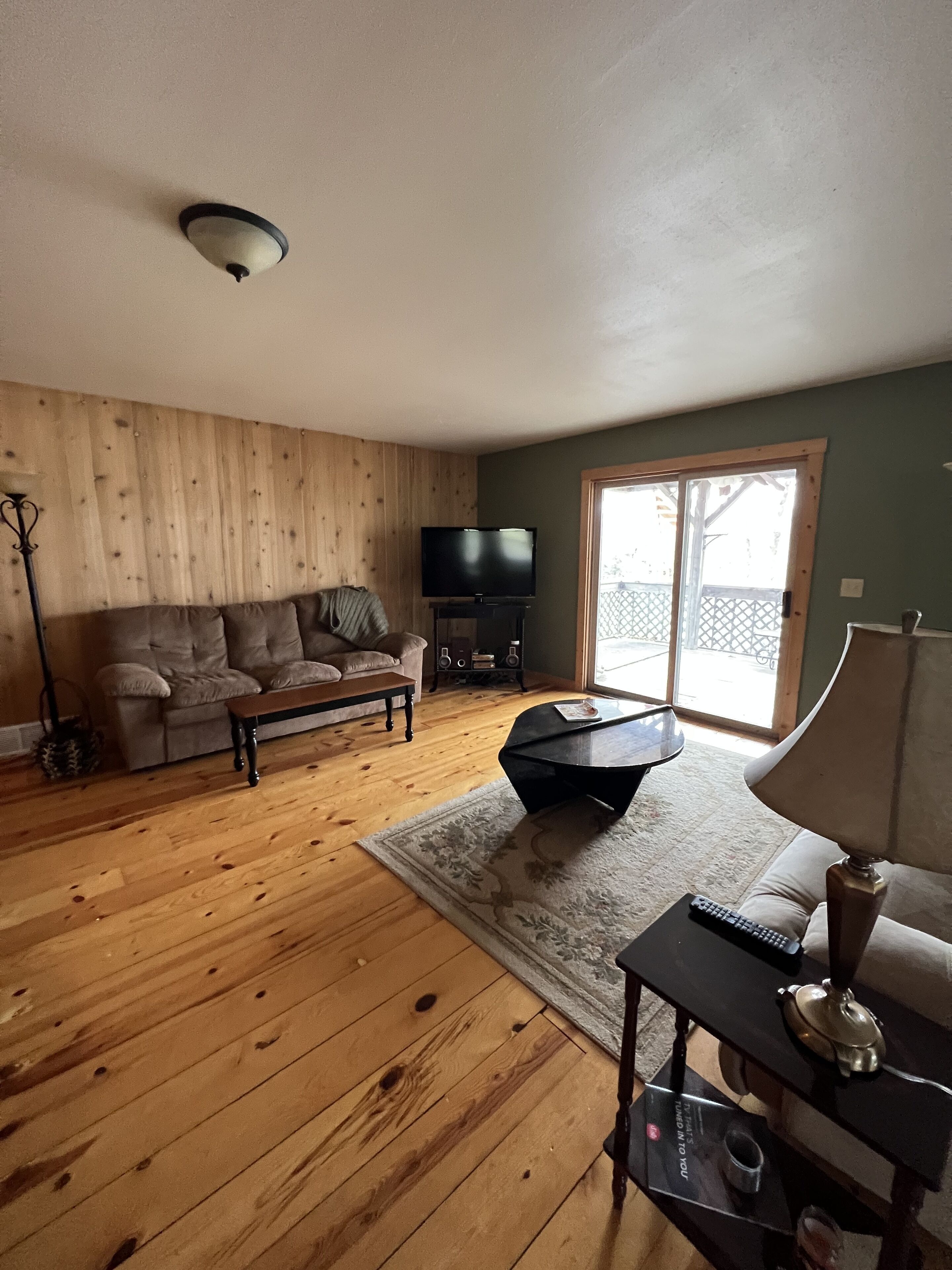 Cozy Cabin with Bunkhouse on Lake Kathryn