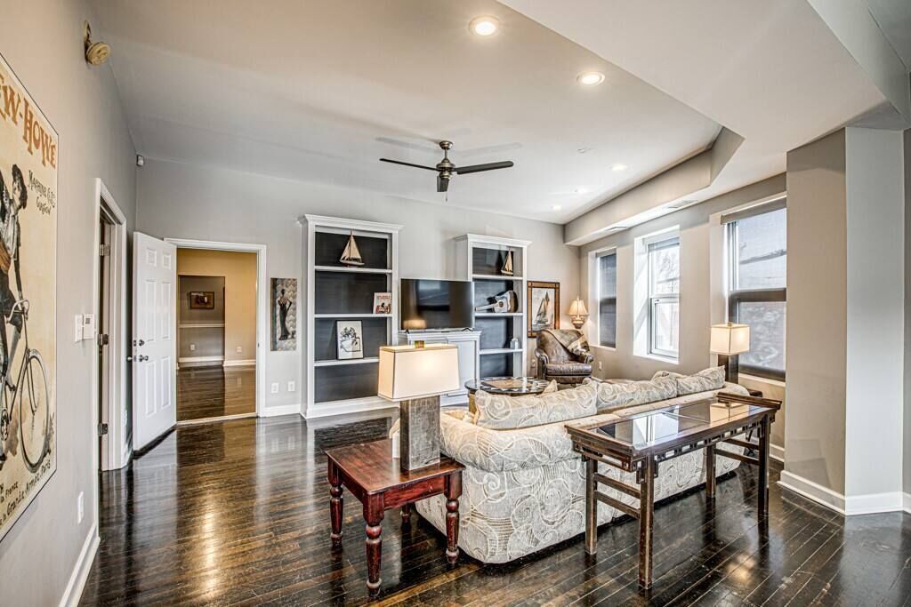 Smart TV, books, music library, stereo