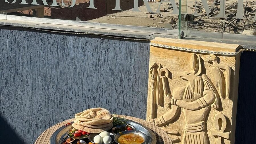 Osiris pyramids view inn