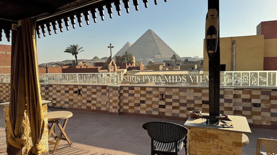 Osiris pyramids view inn