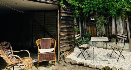 Petworth Cottage-sleeps 6-pet Friendly-central