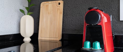 Studio de base | Cuisine privée | Réfrigérateur grande capacité avec congélateur, four à micro-ondes