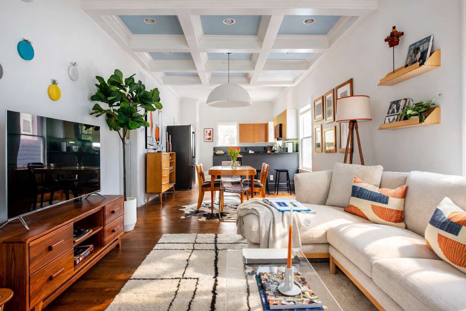 TV, fireplace, offices