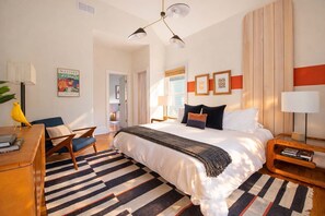 3 bedrooms, desk, iron/ironing board, WiFi