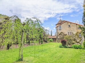 Property grounds - Charmante Demeure du 17ème Siècle Avec 4 Chambres et 3 Salles de Bain (Bioussac)
