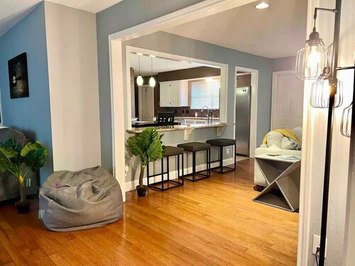 Ocean Dr Gem! Walk 2 Bay & Downtown. Spacious!