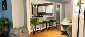 Ocean Dr Gem! Walk 2 Bay & Downtown. Spacious!