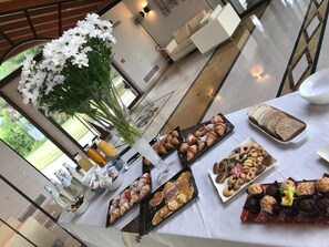 Desayuno continental incluido todos los días