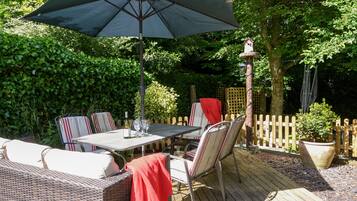 Cottage | Outdoor dining