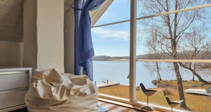 Schönes Haus in Hällekis mit WLAN