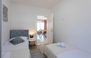 4 bedrooms, iron/ironing board, free WiFi, bed sheets