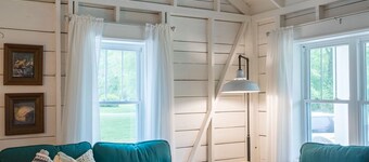 Riverside Bungalow -Pisgah Nat Forest 1 mile, Dupont Forest 7, Brevard 3 miles