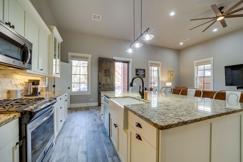 Carlton Landing Retreat w/ Eufaula Lake Access!