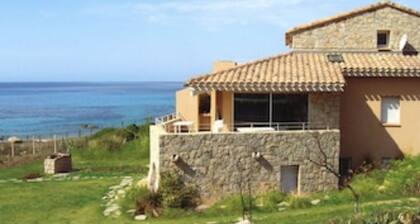 RESIDENCE FIORAVANTI 2 <br>Apartments 2/4 pers. Garden level FEET IN THE WATER