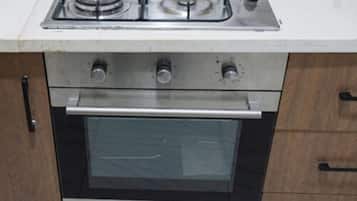 Royal Apartment | Private kitchen | Electric kettle