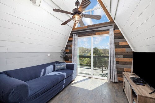 Tiny AFrame/Fire Pit/Pets/Lake Access/Dogwood Canyon