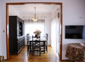 Dining - Casa da Terra (São João da Ribeira)