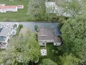 Exterior - Boho Bungalow, Quiet Relaxing Cottage by the River (Bird in Hand)