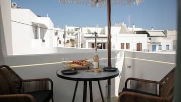 Suite, hot tub | Teras/patio