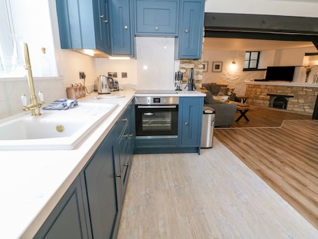 Fridge, dishwasher, electric kettle, toaster