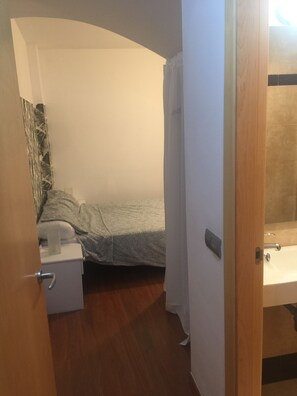 1 bedroom, WiFi, bed sheets - Apartamento La Bodeguita, Céntrico y Acogedor (Barbastro)