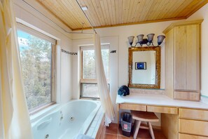 Towels - Secluded home on 5 acres with great mountain views, decks, wood stove & W/D (Florissant)