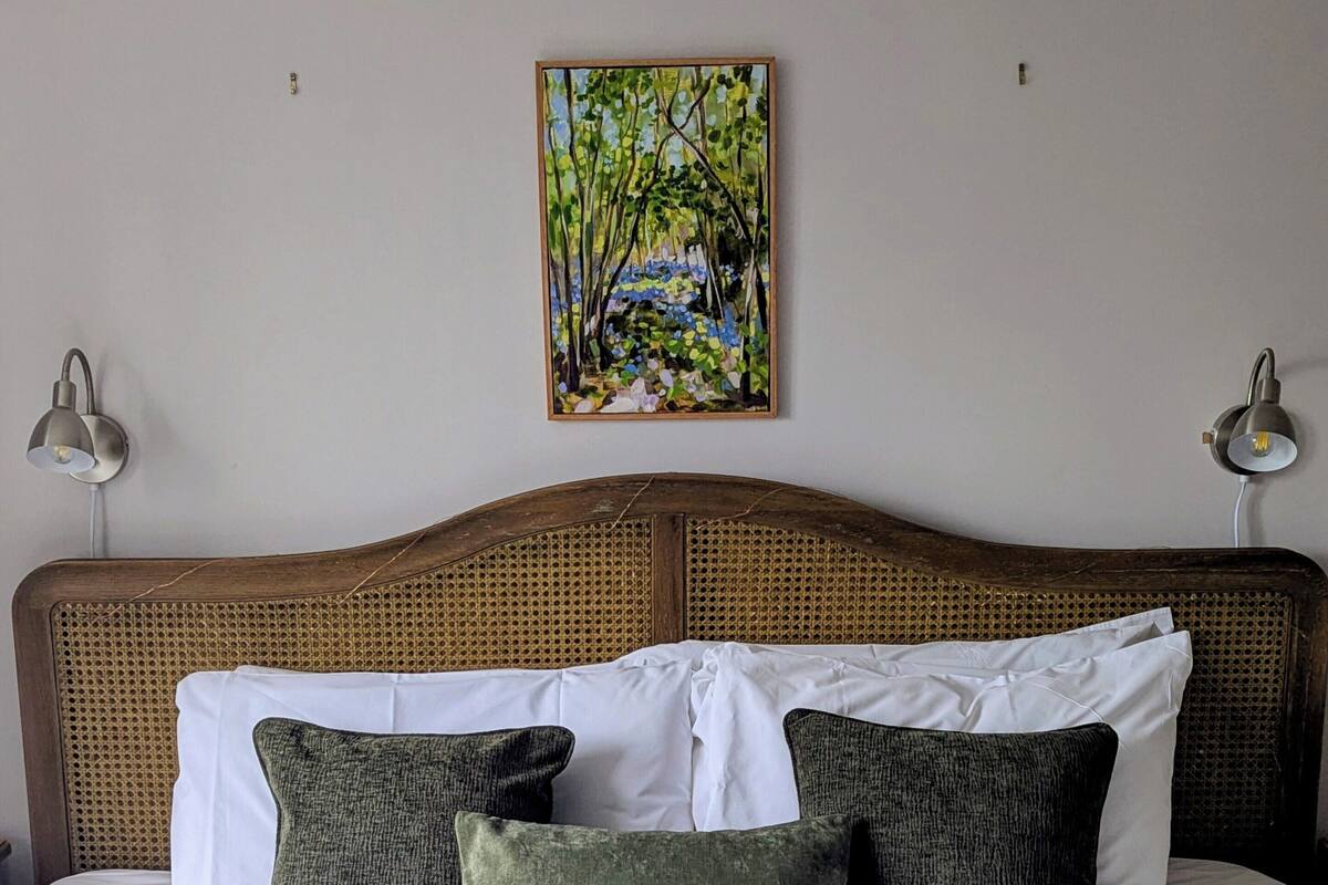 Standard Room, 1 King Bed, Non Smoking, Garden View | Premium bedding, memory foam beds, individually decorated