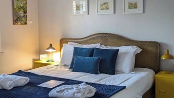 Comfort Double Room, 1 King Bed, Garden View | Premium bedding, memory-foam beds, individually decorated, soundproofing