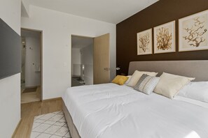 2 bedrooms, in-room safe, iron/ironing board, free WiFi