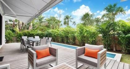 Modern Villa heated Pool gated Island