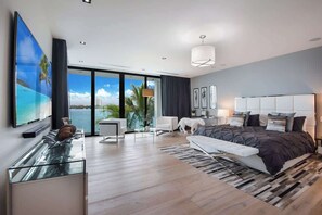 5 bedrooms, in-room safe, desk, iron/ironing board - Luxury Bayfront Villa with Heated Pool & Hot tub (North Bay Village)