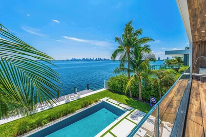 Luxury Bayfront Villa with Pool New Construction