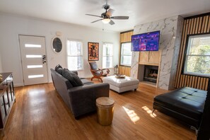 Living area - Blaq House (Atlanta)