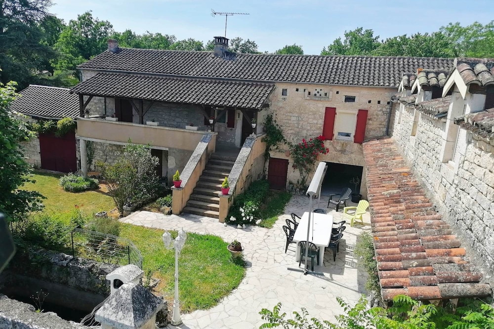 Propriété de Campagne Avec Piscine et Sauna au Coeur du Quercy