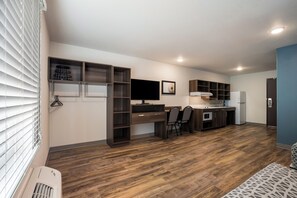 Suite, 2 camas de matrimonio, no fumadores | Cortinas opacas, tabla de planchar con plancha, wifi gratis